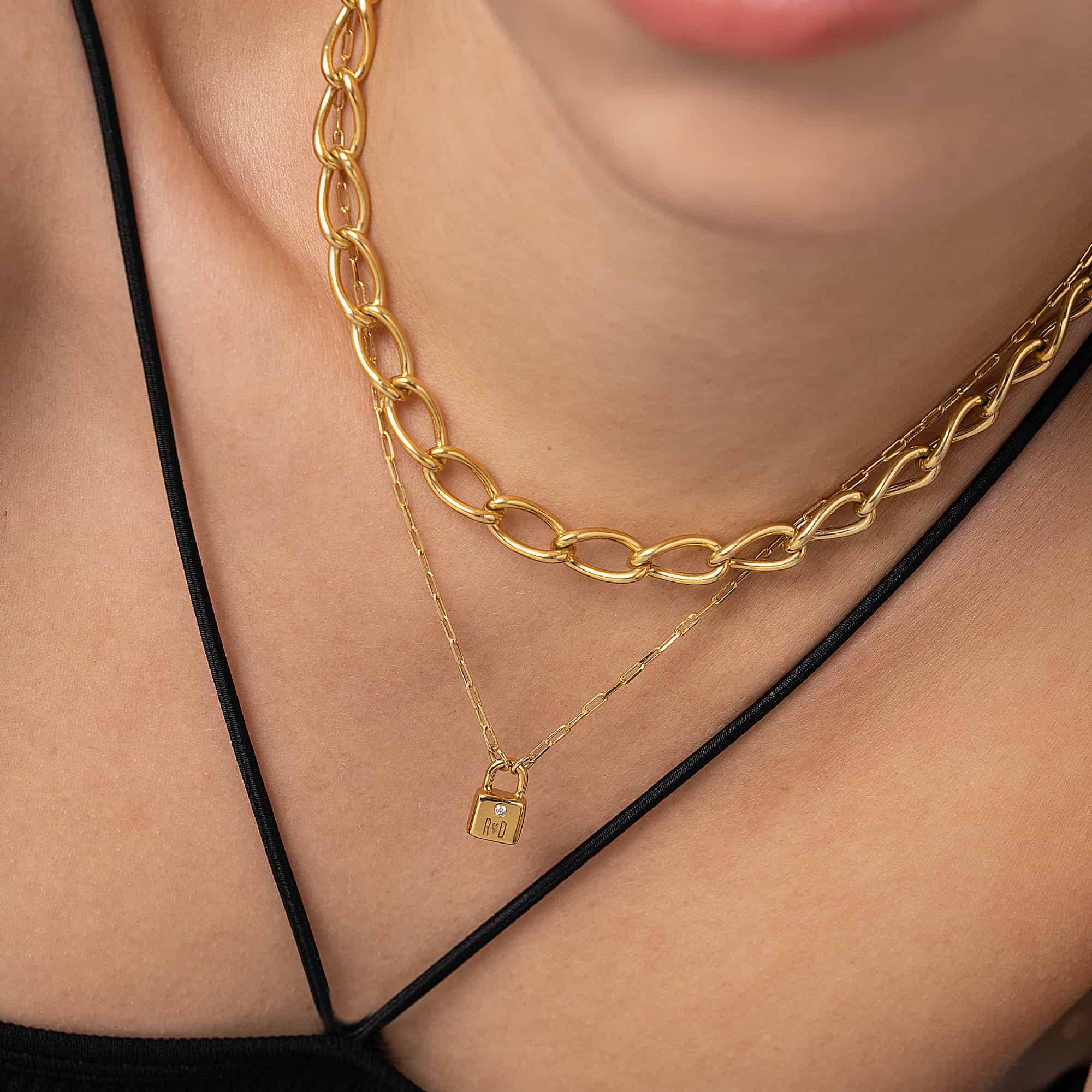еуые 10K Yellow Gold Engraved Bar Necklace-3 product photo